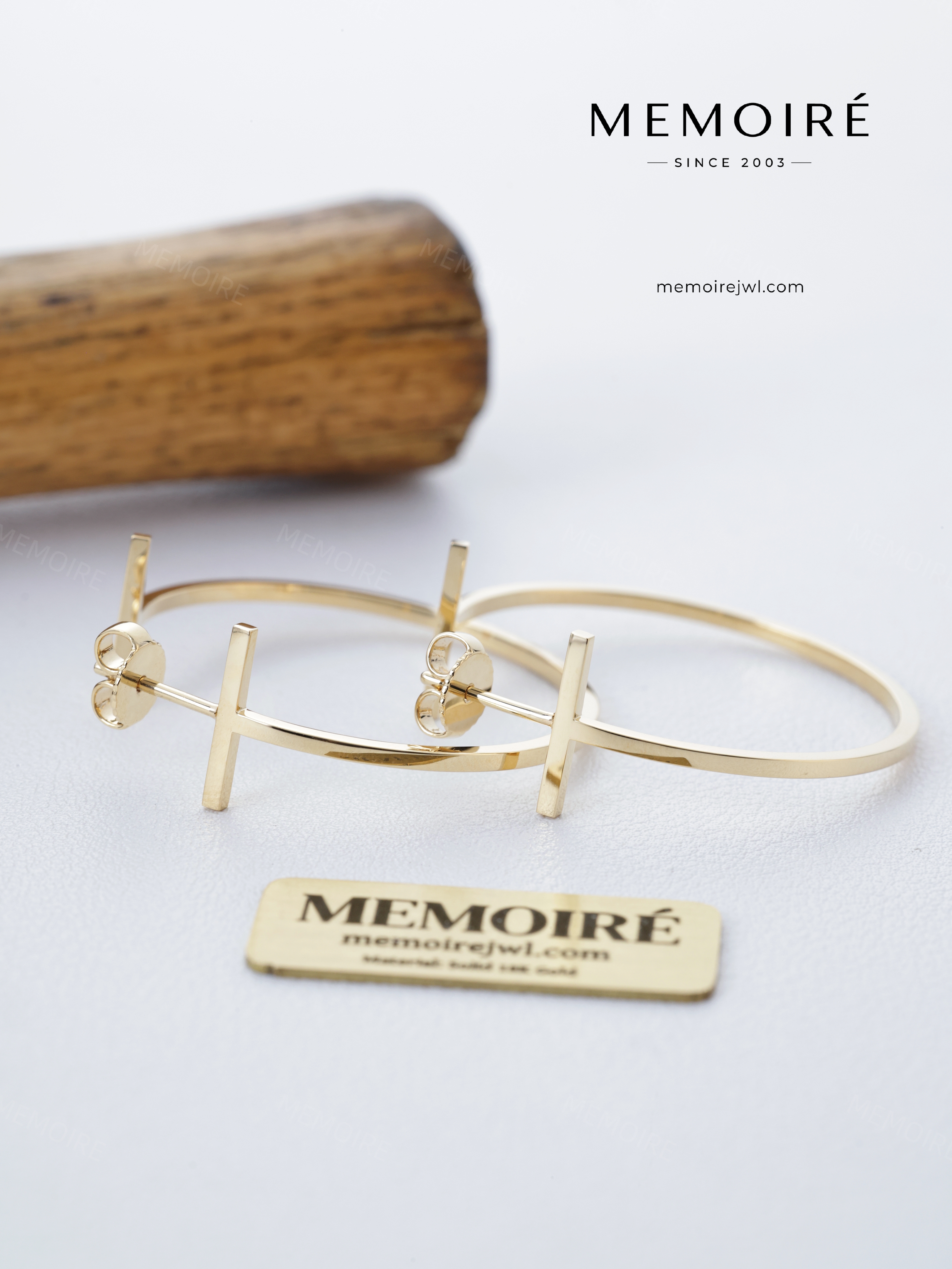 MEMOIRÉ 18K Yellow Gold Large T1 Earrings